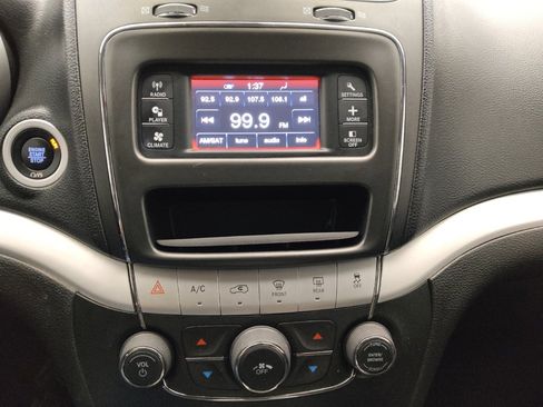 Used 2020 Dodge Journey SE w/ SE Popular Equipment Group image 25