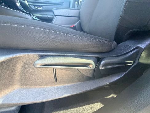 Used 2025 Honda CR-V LX image 18