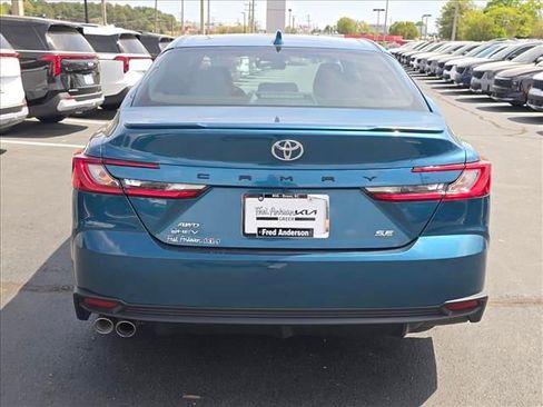 Used 2025 Toyota Camry SE w/ Convenience Package image 4