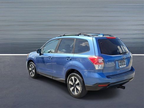 Used 2017 Subaru Forester 2.5i w/ Alloy Wheel Package image 4
