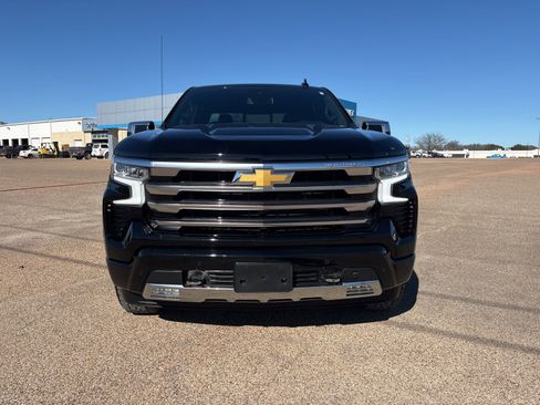 Used 2023 Chevrolet Silverado 1500 High Country image 8