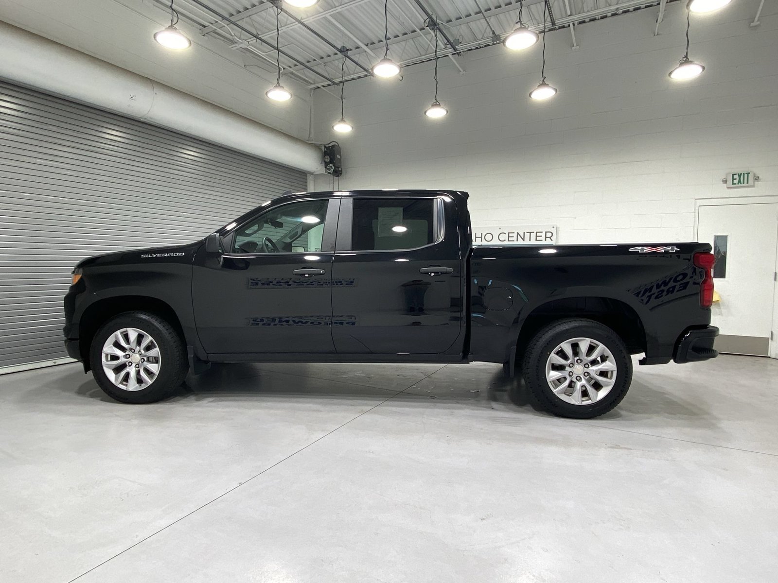 Used 2022 Chevrolet Silverado 1500 Custom AWD/4WD image 5