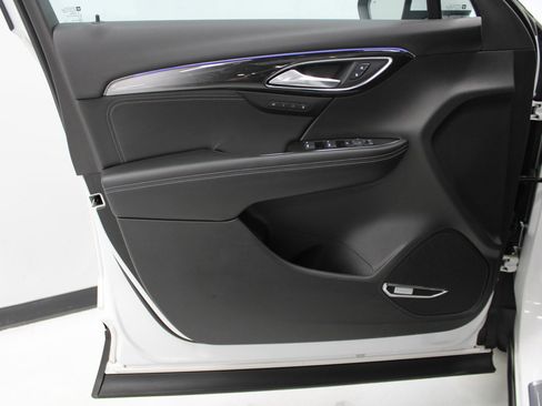 Used 2024 Buick Envision Preferred image 11