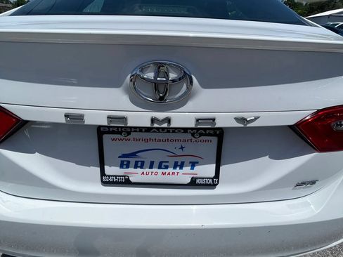 Used 2018 Toyota Camry SE FWD image 9