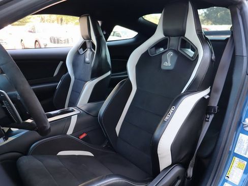 Used 2021 Ford Mustang Shelby GT500 w/ Carbon Fiber Track Pack image 4