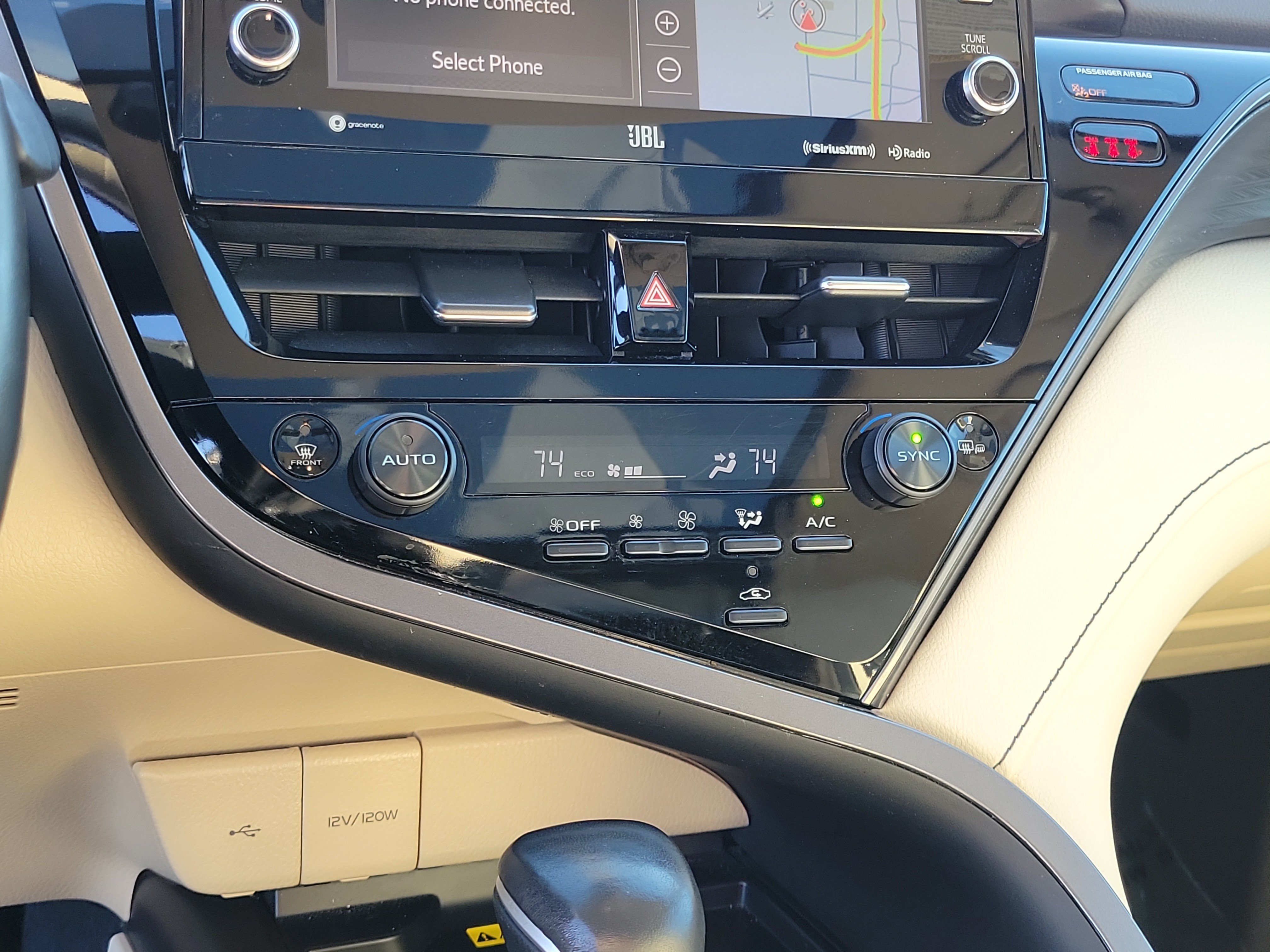 Used 2024 Toyota Camry XLE w/ Navigation Package FWD image 27