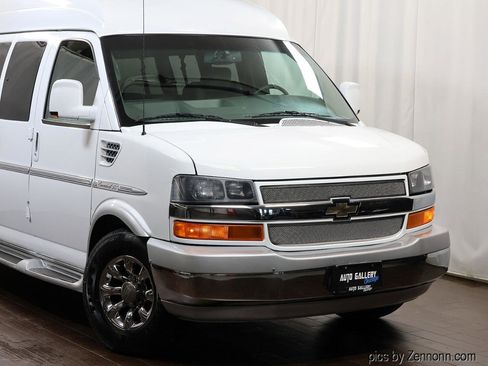 Used 2010 Chevrolet Express 3500 LT w/ LT Preferred Equipment Group image 2