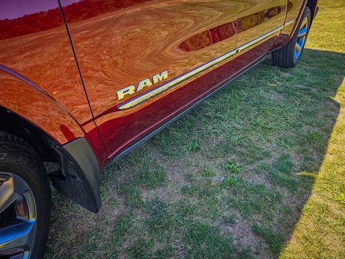 Used 2019 RAM 1500 Limited AWD/4WD image 11