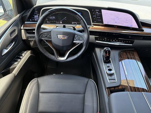 Certified 2024 Cadillac Escalade Premium Luxury AWD/4WD image 14