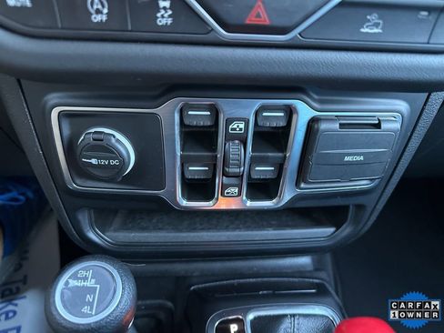 Used 2024 Jeep Wrangler Sahara image 65