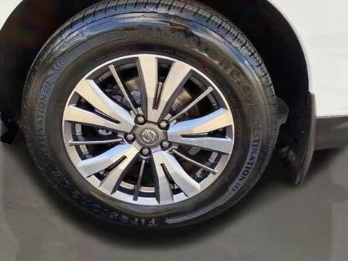 Used 2019 Nissan Pathfinder S image 35