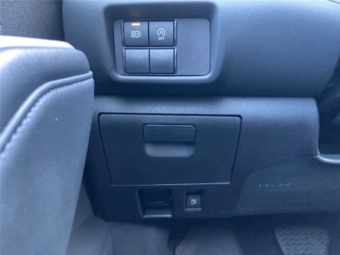 Used 2023 Toyota Highlander L image 16