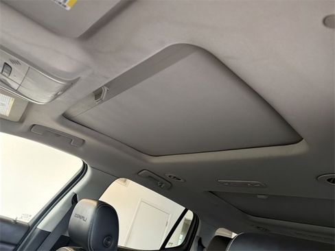 Used 2018 GMC Acadia Denali w/ Technology Package image 28