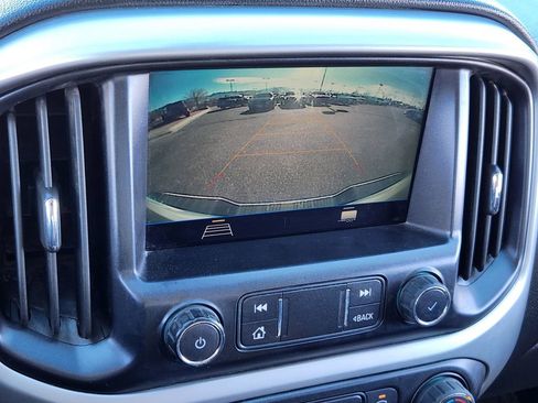 Used 2021 Chevrolet Colorado LT image 8