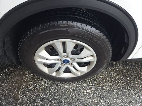 Used 2022 Ford Escape S AWD/4WD image 10