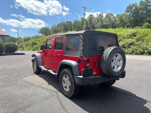 Used 2018 Jeep Wrangler Unlimited Sport S AWD/4WD image 7