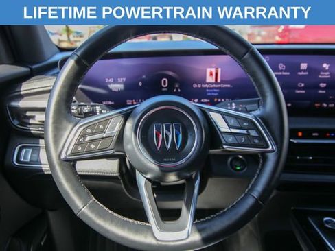 Used 2025 Buick Enclave Preferred AWD/4WD image 23