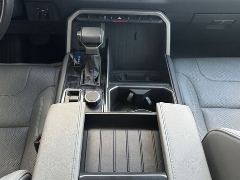 Used 2022 Toyota Tundra Limited AWD/4WD image 5