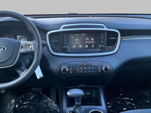 Used 2019 Kia Sorento L FWD image 7