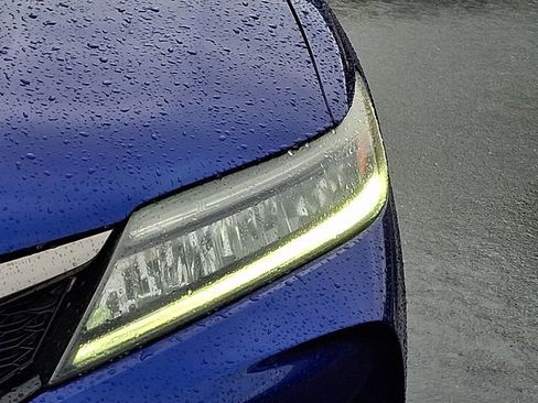 Used 2017 Honda Accord Touring image 4