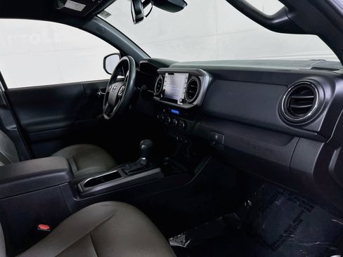 Used 2021 Toyota Tacoma TRD Sport w/ Technology Package AWD/4WD image 26