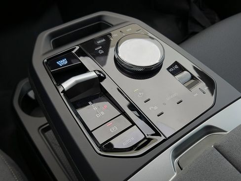 New 2026 BMW iX xDrive45 w/ M Sport Package AWD/4WD image 9