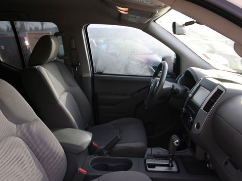 Used 2019 Nissan Frontier SV image 17