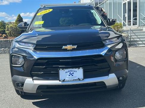 Used 2023 Chevrolet TrailBlazer LT w/ Convenience Package AWD/4WD image 2