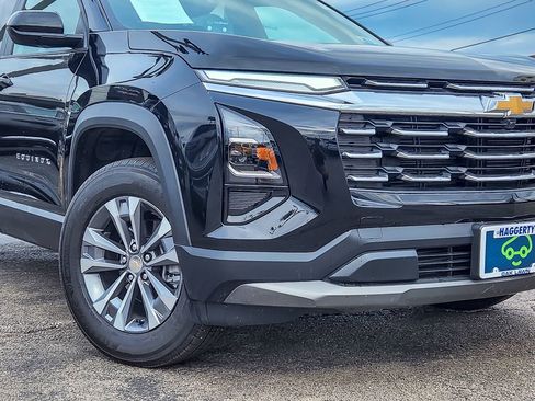 Used 2025 Chevrolet Equinox LT image 2