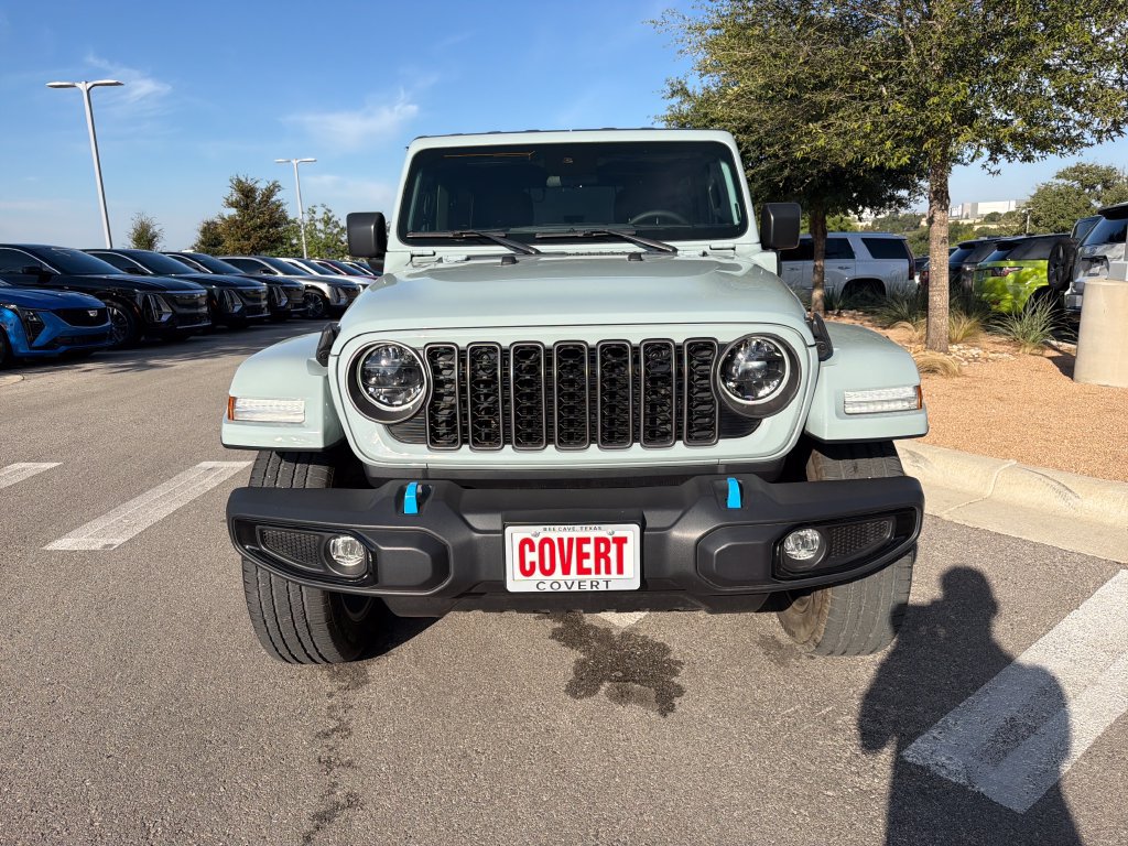 Used 2024 Jeep Wrangler Unlimited w/ Convenience Group AWD/4WD image 2