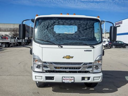 New 2025 Chevrolet Low Cab Forward image 8