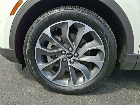 Certified 2022 Lincoln Nautilus Reserve image 8