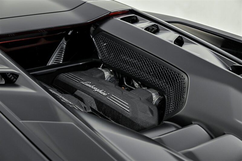 Used 2024 Lamborghini Revuelto AWD/4WD image 24