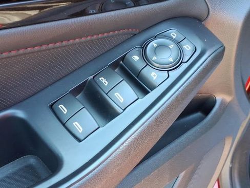 Used 2022 Chevrolet Traverse RS FWD image 22