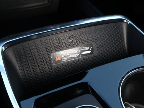 New 2026 Chevrolet Equinox ACTIV w/ Convenience Package III image 18