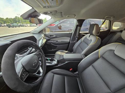 Used 2025 Chevrolet Trax ACTIV w/ Driver Confidence Package FWD image 4