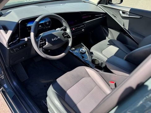 Certified 2024 Kia Niro Wind w/ Wind Preserve Package FWD image 15