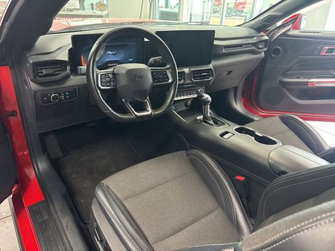 Used 2024 Ford Mustang Convertible image 10