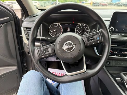 Used 2024 Nissan Rogue SV AWD/4WD image 13