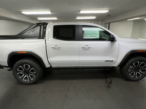 New 2025 GMC Canyon AT4 w/ Nightfall Edition image 44