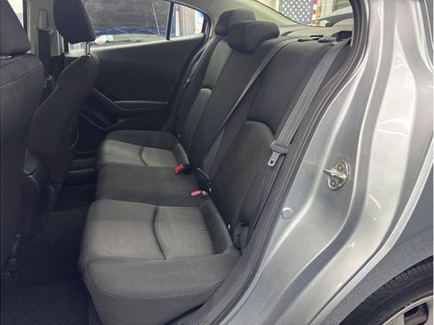 Used 2018 MAZDA MAZDA3 Sport FWD image 13
