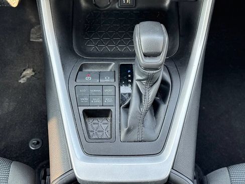 Used 2023 Toyota RAV4 LE AWD/4WD image 23