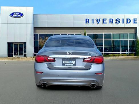 Used 2018 INFINITI Q70 Luxe w/ Proactive Package RWD image 6