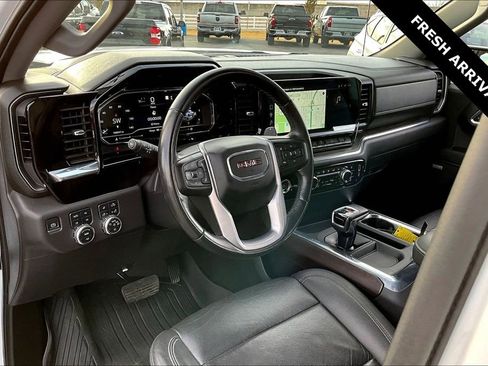 Used 2023 GMC Sierra 1500 SLT image 17