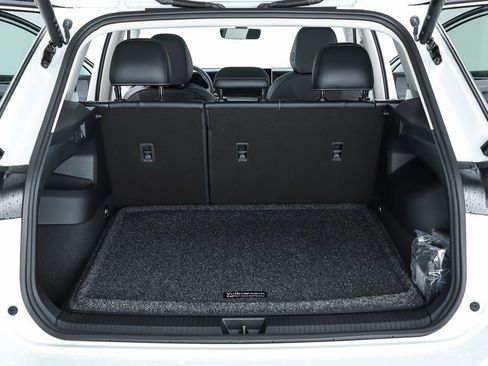 New 2026 Volkswagen Tiguan SE image 29