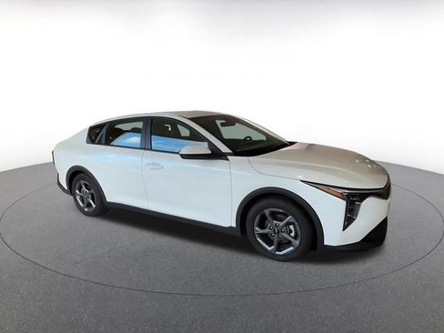 Used 2025 Kia K4 FWD image 2