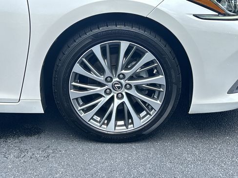 Used 2019 Lexus ES 300h w/ Premium Package FWD image 33