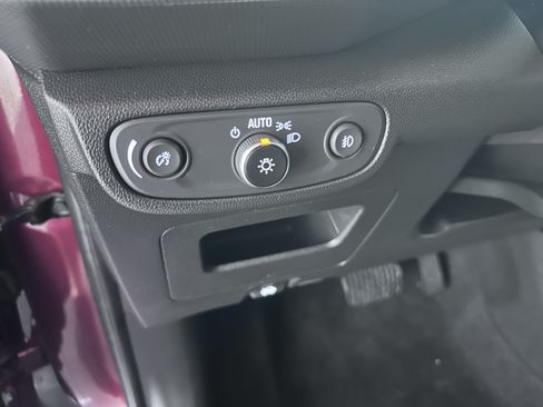 Used 2022 Chevrolet TrailBlazer LT w/ Convenience Package FWD image 35