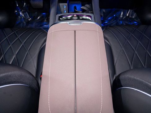 Certified 2023 Mercedes-Benz EQS 580 580 4MATIC&reg; Sedan image 24