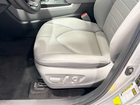 Certified 2024 Toyota Highlander XLE AWD/4WD image 14